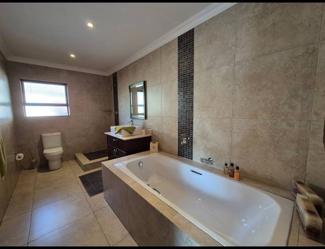 4 BEDROOM HOUSE FOR SALE IN VAALVIEW
